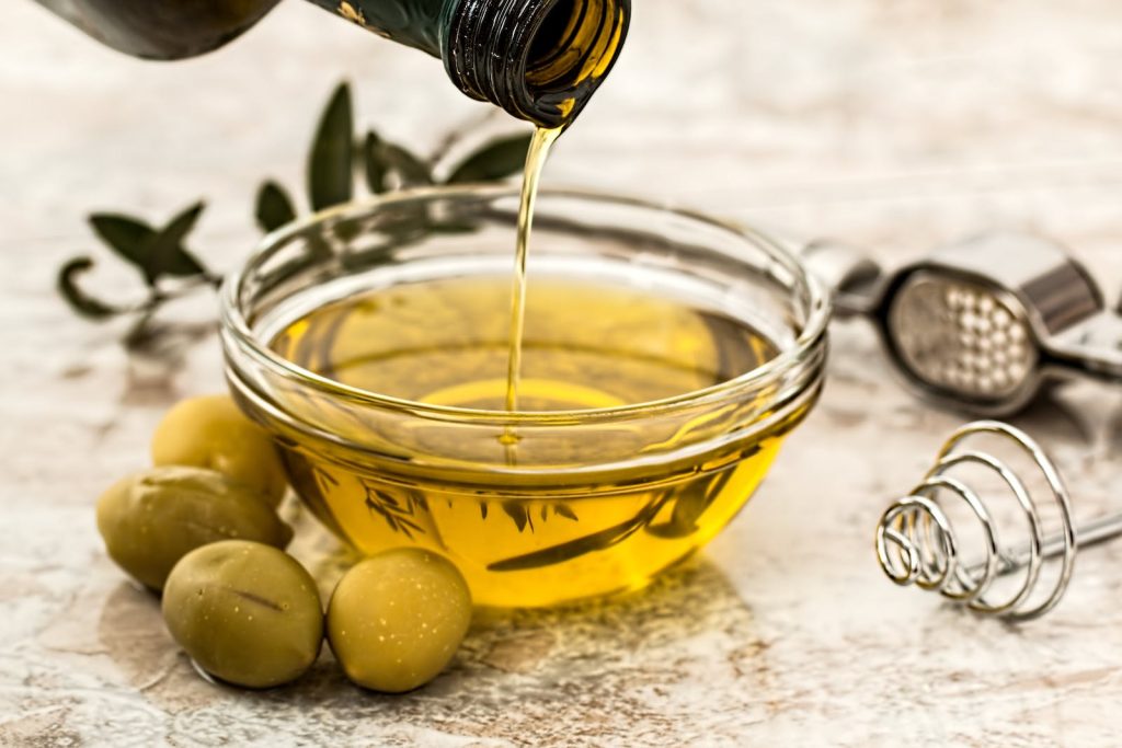 Sizzle or Drizzle: Uncovering the Truth About Butter vs. Olive Oil